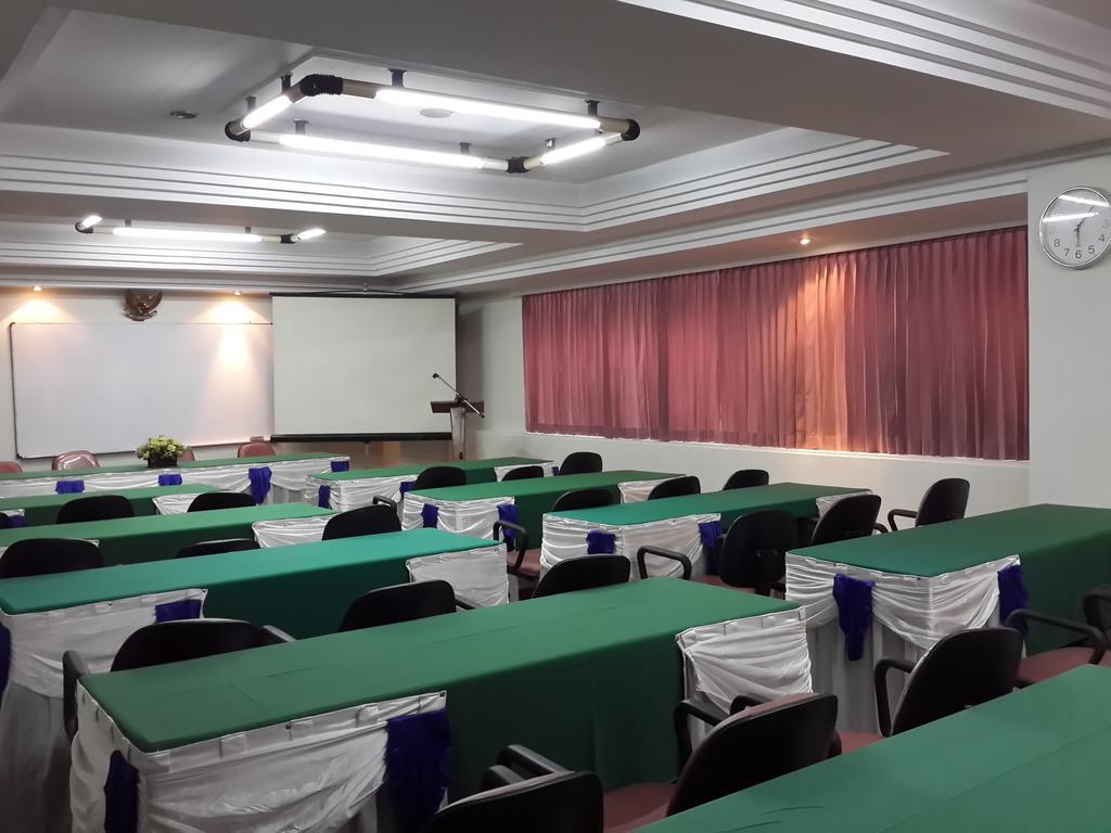Reddoorz Plus Near Kebayoran Baru Blok S จาการ์ตา ภายนอก รูปภาพ