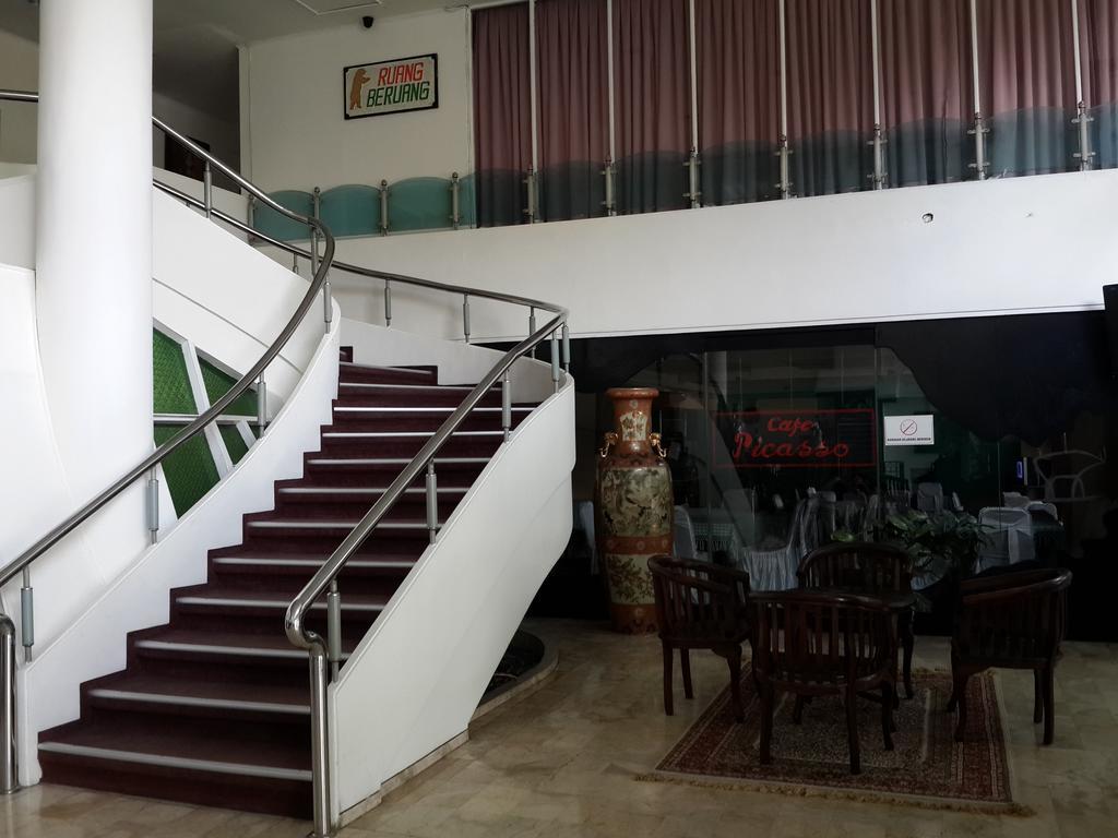 Reddoorz Plus Near Kebayoran Baru Blok S จาการ์ตา ภายนอก รูปภาพ