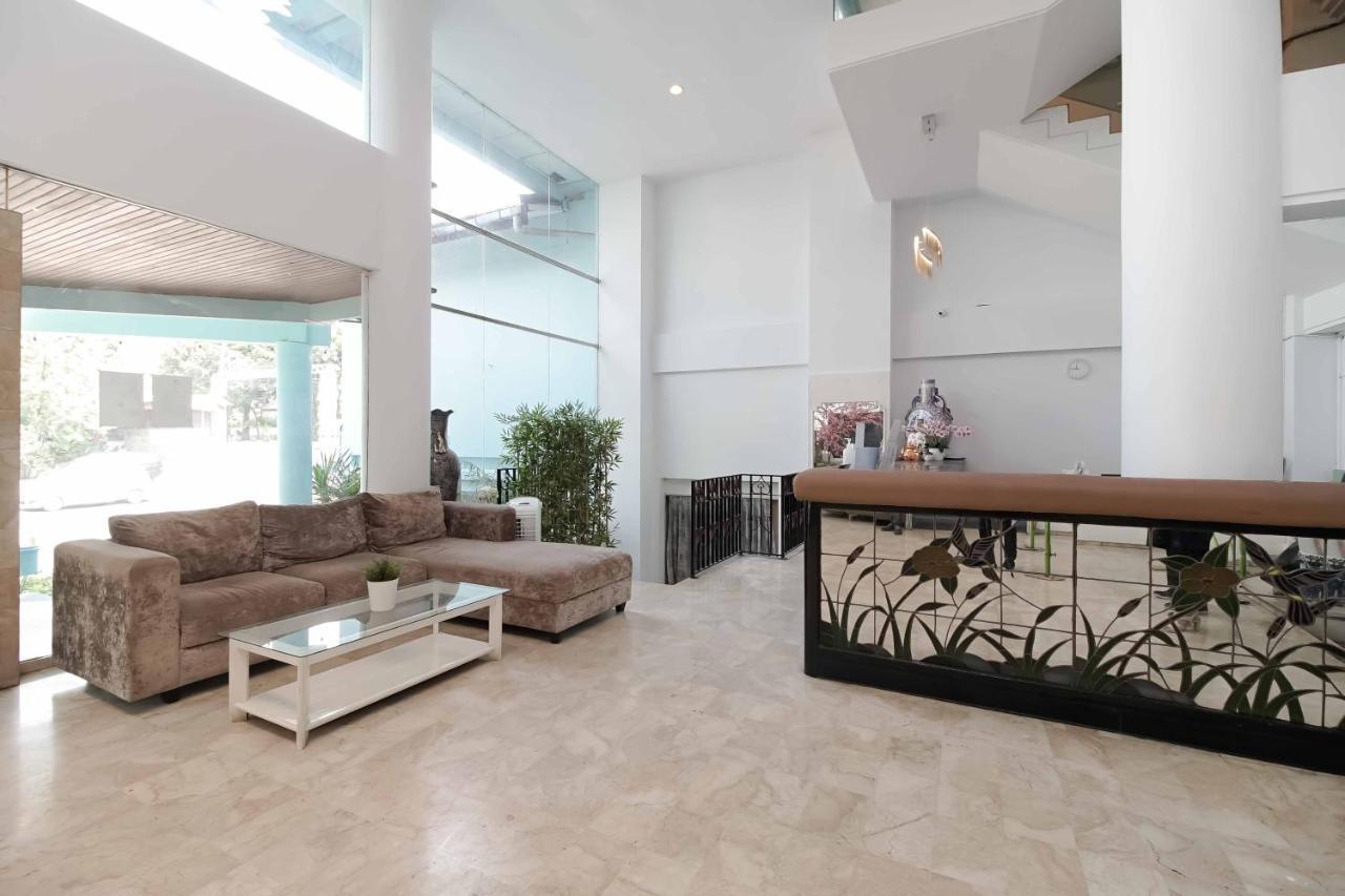 Reddoorz Plus Near Kebayoran Baru Blok S จาการ์ตา ภายนอก รูปภาพ